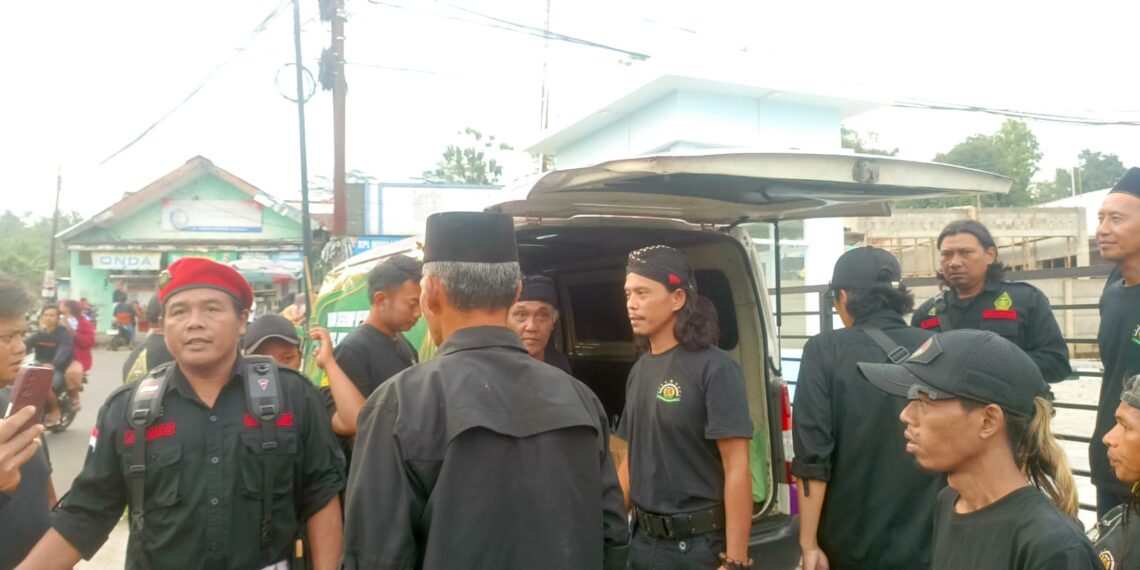 Ramadan 2026, PWI LS Jateng Serentak Bagi Takjil di Sejumlah Daerah