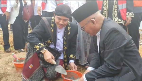 Pembangunan Museum Raden Aria Wangsakara: R.Tb. M. Nurfadhil Tirtayasa Bersama KH. Taqiyudin Turut Serta Dalam Peletakan Batu Pertama